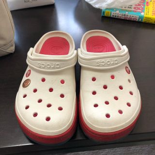 クロックス(crocs)のクロックス28〜29サイズ銀ワッペン付き❤️✨(サンダル)