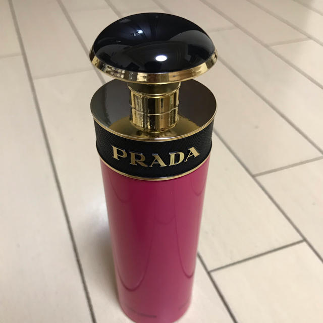 PRADA(プラダ)の【価格改定】PRADA CANDY ボディーローション コスメ/美容のボディケア(ボディローション/ミルク)の商品写真