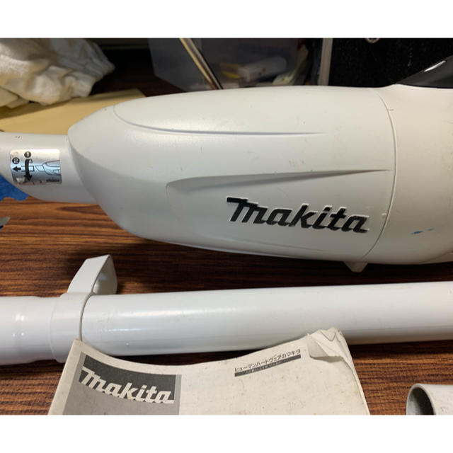 Makita(マキタ)のマキタ 充電式 クリーナー CL180FD 紙パックレス 掃除機 18V スマホ/家電/カメラの生活家電(掃除機)の商品写真