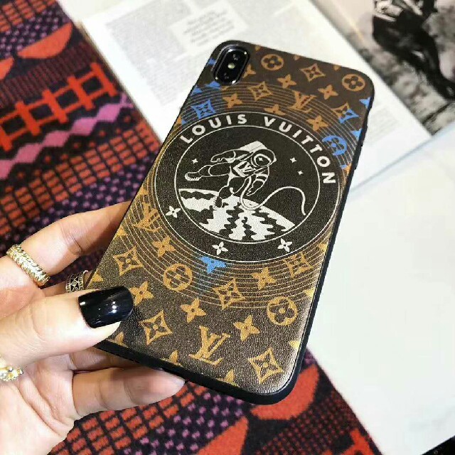 スマホケース シャネル 、 LOUIS VUITTON - 新品!LV携帯ケース iphoneアイフォンケースLOUIS VUITTONの通販 by halukuyitaka's shop｜ルイヴィトンならラクマ