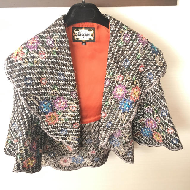 【みー様専用】ビジューー付きジャケット☆  レディースのジャケット/アウター(テーラードジャケット)の商品写真