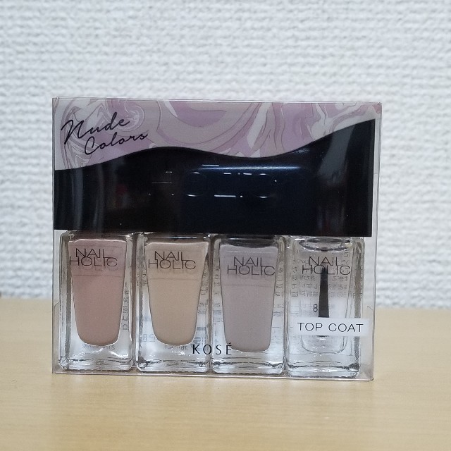 NAIL HOLIC(ネイルホリック)のすじこ様　専用　ネイルホリック　　
リミテッドコレクション 01 コスメ/美容のネイル(マニキュア)の商品写真