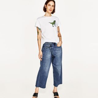 ザラ(ZARA)のZARA 恐竜アップリケ付ショートスリーブTシャツ(Tシャツ(半袖/袖なし))