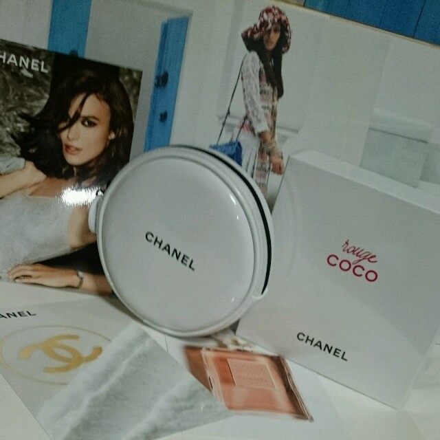 CHANEL(シャネル)の🎀CHANEL円形ポーチ🎀 レディースのファッション小物(ポーチ)の商品写真