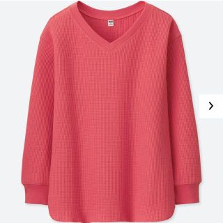 ユニクロ(UNIQLO)の未使用 ユニクロ ワッフル Vネック Tシャツ ピンク(Tシャツ(長袖/七分))