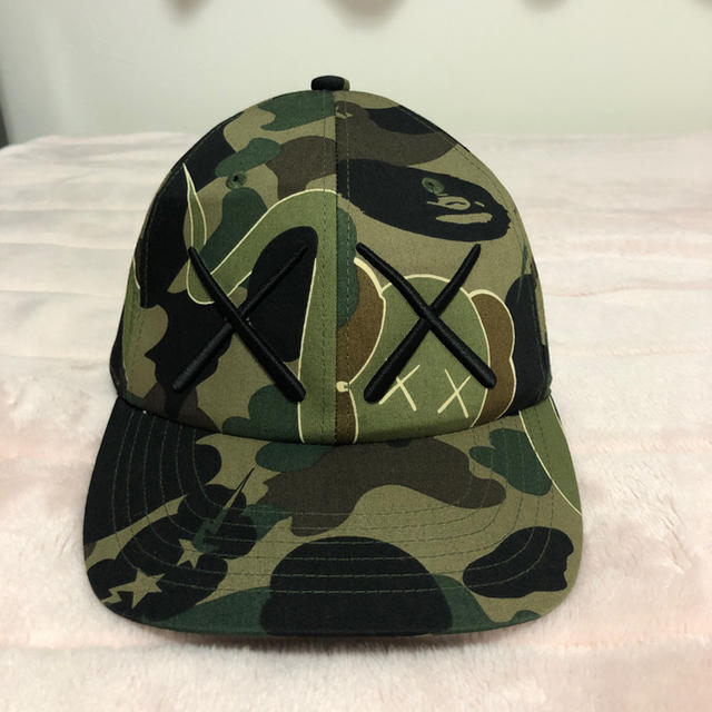 A Bathing ape アベイシングエイプ BAPE KAWS カウズ キャップ 帽子 1stCamo 日本製 コットン ベージュ カーキ 美品  52530