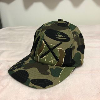 A BATHING APE - A BATHING APE bape × kaws ベイプ カウズ キャップの ...