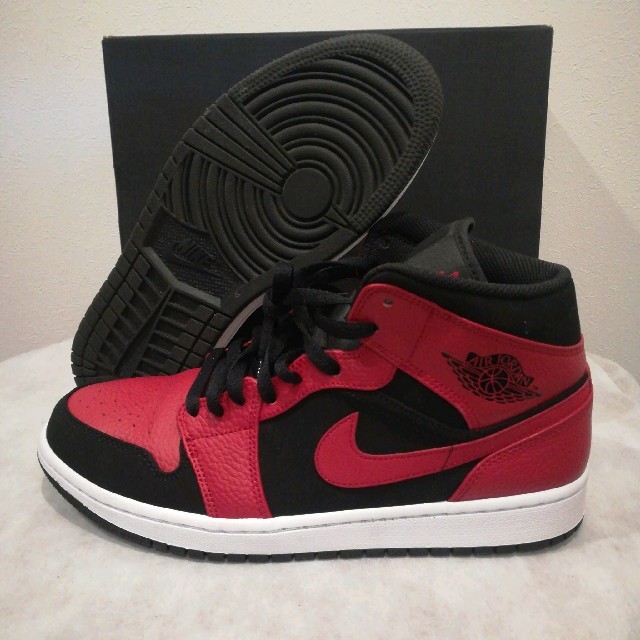 NIKE NIKE AIR JORDAN 1 MID “BLACK/RED” 27.5㎝の通販 by りーのー's shop|ナイキならラクマ - セール在庫