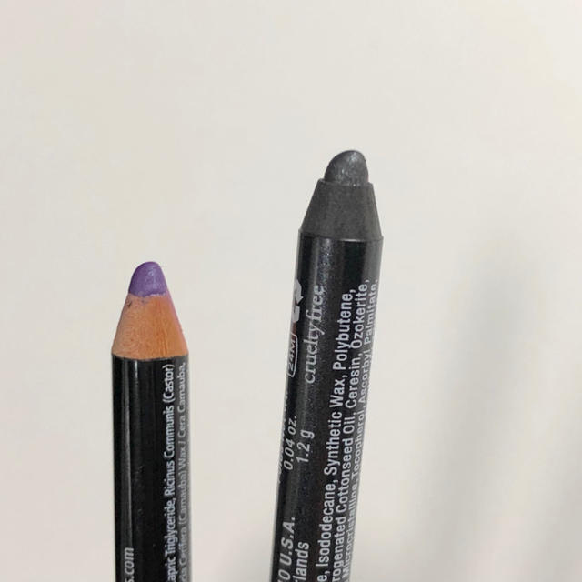 NYX(エヌワイエックス)のNYX アイライナー 2本 グレー パープル コスメ/美容のベースメイク/化粧品(アイライナー)の商品写真