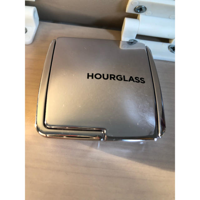 Sephora(セフォラ)のアワーグラス HOURGLASS ハイライト 1.3g コスメ/美容のベースメイク/化粧品(チーク)の商品写真