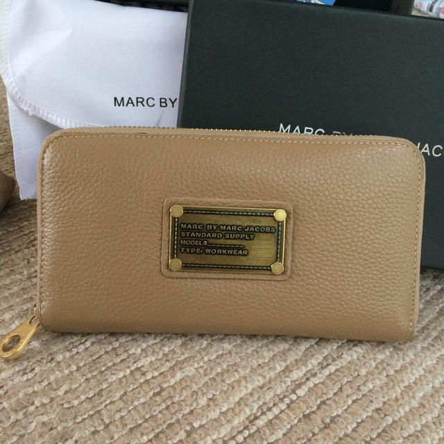 MARC BY MARC JACOBS(マークバイマークジェイコブス)のマークバイマークジェイコブス 長財布 レディースのファッション小物(財布)の商品写真