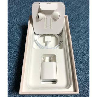 アイフォーン(iPhone)のApple iPhone8 充電器 イヤホン(ヘッドフォン/イヤフォン)