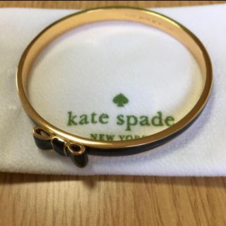 ケイトスペードニューヨーク(kate spade new york)の【未使用】KATE SPADE リボン付きバングル(ブレスレット/バングル)