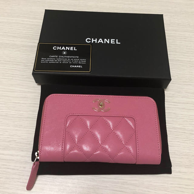 新品  CHANEL  マドモアゼルスモールジップウォレット