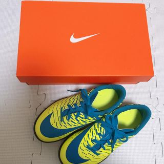 ナイキ(NIKE)のNIKE  フットサルシューズ  22.5cm(シューズ)