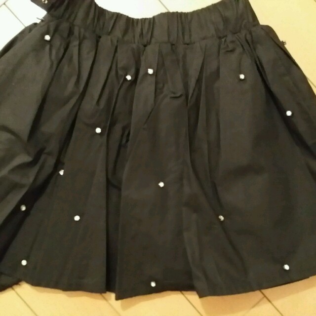 one spo(ワンスポ)のパール&ビジュー付きスカート レディースのスカート(ミニスカート)の商品写真