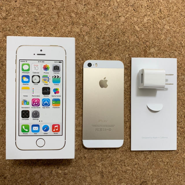 iPhone(アイフォーン)の①iPhone5s 32GB ゴールド② iPhone5  32GB  ホワイト スマホ/家電/カメラのスマートフォン/携帯電話(スマートフォン本体)の商品写真