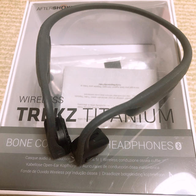 AfterShokz TREKZ TITANIUM 骨伝導ワイヤレスヘッドホン  スマホ/家電/カメラのオーディオ機器(ヘッドフォン/イヤフォン)の商品写真