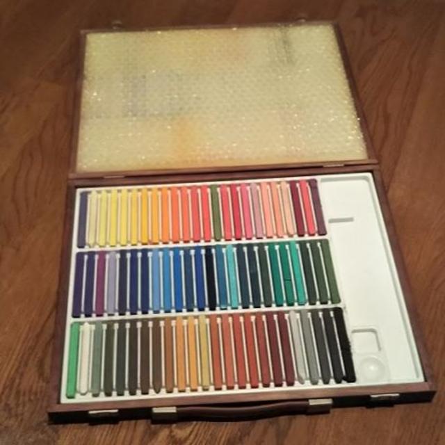 FABER-CASTELL(ファーバーカステル)のファーバーカステル　木箱入りパステル エンタメ/ホビーのアート用品(クレヨン/パステル)の商品写真