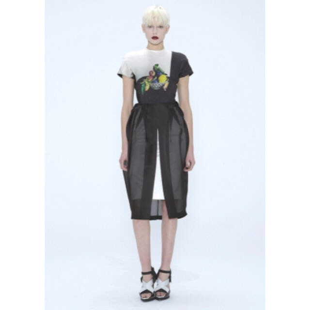 TOGA 絵画ワンピース❤︎ 魅力の 24990円 www.bluepractice.co.jp