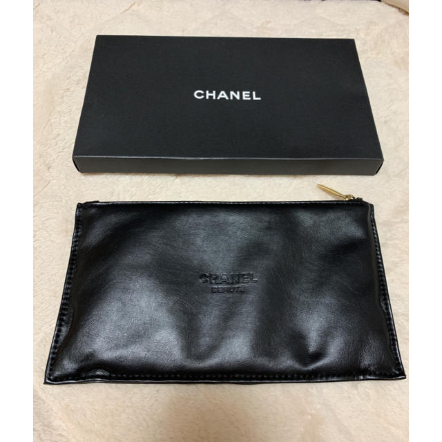 CHANEL(シャネル)のCHANEL ノベルティ ポーチ エンタメ/ホビーのコレクション(ノベルティグッズ)の商品写真