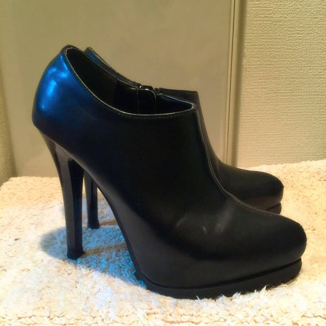 EMODA(エモダ)のEMODA 黒ブーティ レディースの靴/シューズ(ブーツ)の商品写真