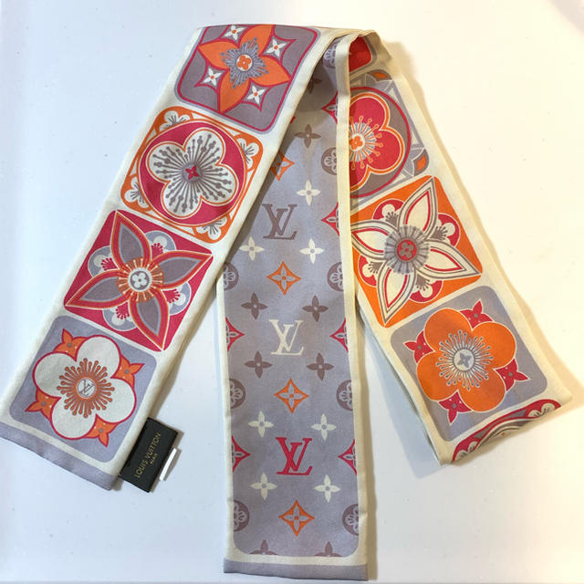 LOUIS VUITTON - LV スカーフ(ツイリー) 美品の通販 by なみへい's shop｜ルイヴィトンならラクマ