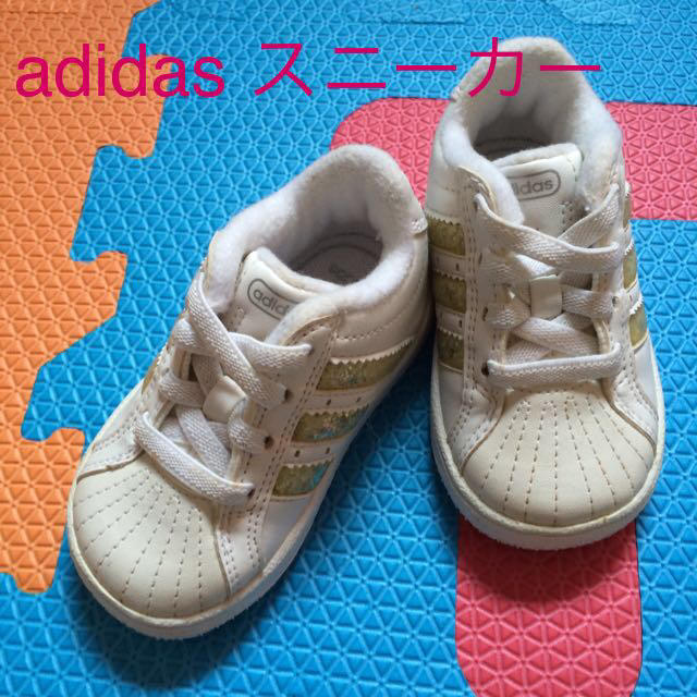 adidas(アディダス)のadidasスニーカー☆ キッズ/ベビー/マタニティのキッズ靴/シューズ(15cm~)(その他)の商品写真