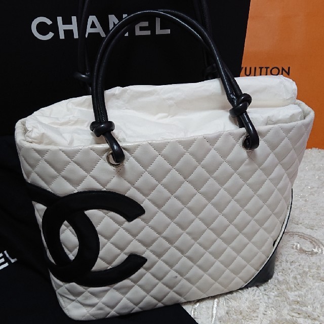 CHANEL(シャネル)のCHANELシャネル正規品カンボンラインラージトートバッグ🌸 レディースのバッグ(トートバッグ)の商品写真