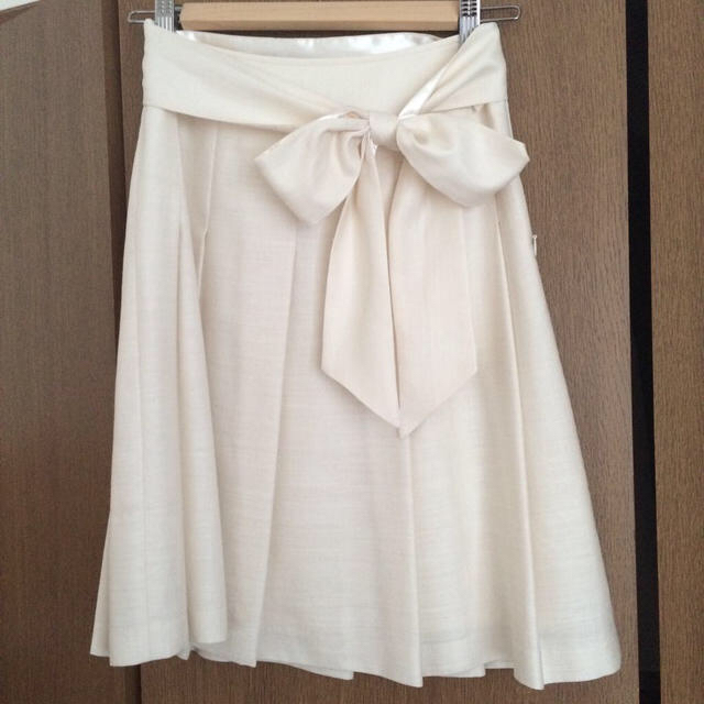 INGNI(イング)のINGNI 白スカート レディースのスカート(ひざ丈スカート)の商品写真