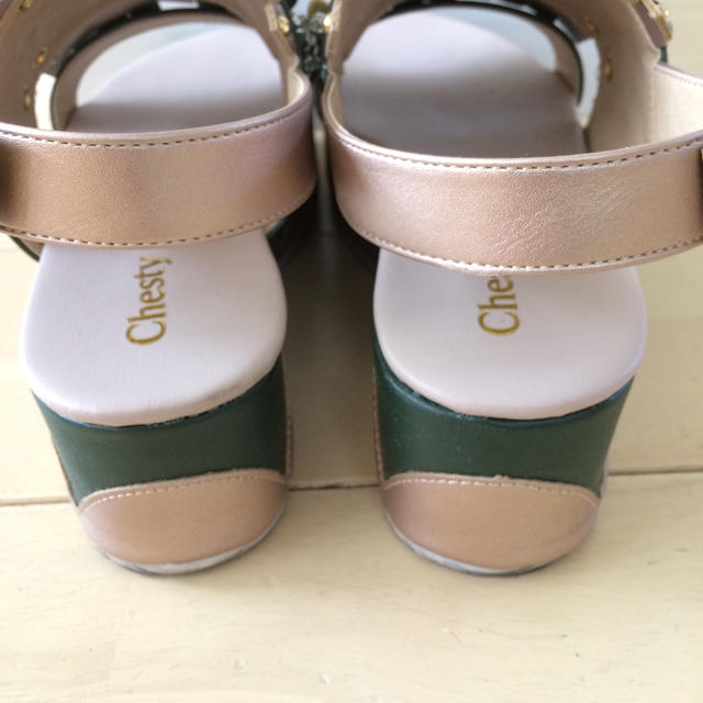Chesty(チェスティ)のchesty  flower bijou sandal green レディースの靴/シューズ(サンダル)の商品写真