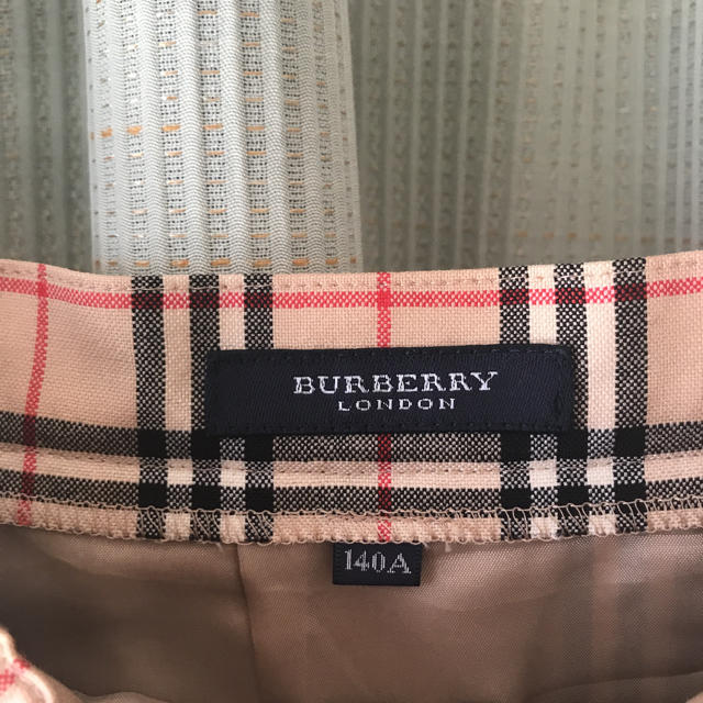 BURBERRY(バーバリー)のキッズバーバリー140cmチェックスカート キッズ/ベビー/マタニティのキッズ服女の子用(90cm~)(スカート)の商品写真