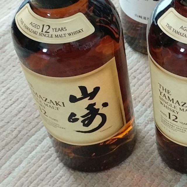 サントリー　山崎１２年700ml　一本