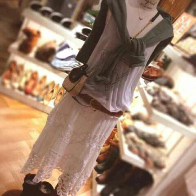 Ungrid(アングリッド)のアングリッド 白スカート レディースのスカート(ロングスカート)の商品写真