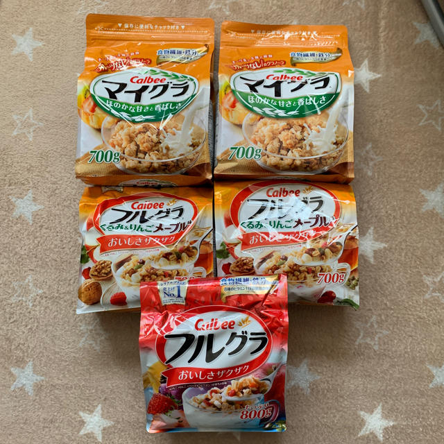 カルビー(カルビー)のカルビー フルグラ 食品/飲料/酒の食品(その他)の商品写真