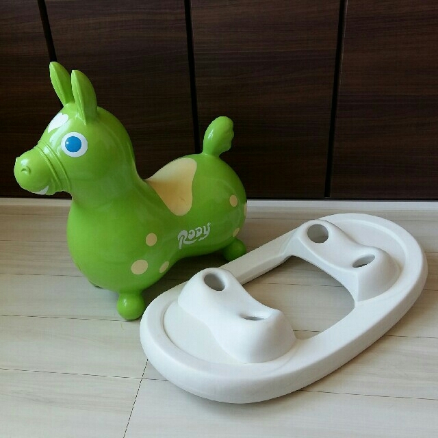 Rody(ロディ)の★値下げ★　Rody　乗り物　ロディ + ロッキングベース エンタメ/ホビーのおもちゃ/ぬいぐるみ(キャラクターグッズ)の商品写真