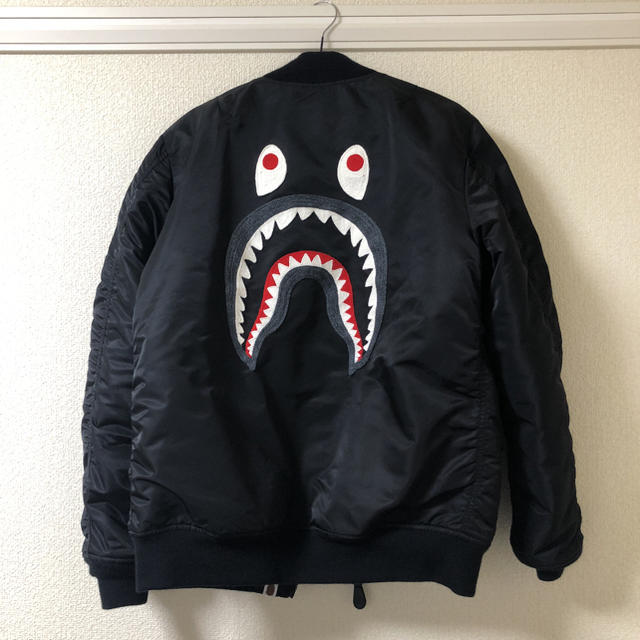 A BATHING APE(アベイシングエイプ)のbape  シャーク ma-1 メンズのジャケット/アウター(フライトジャケット)の商品写真