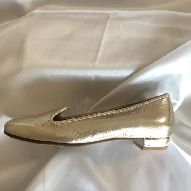 未使用！ 日本製 ゴールド フラットシューズ  22.5cm レディースの靴/シューズ(ハイヒール/パンプス)の商品写真