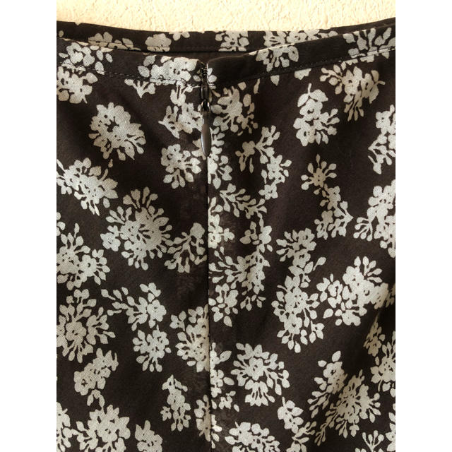 自由区(ジユウク)の花柄スカート レディースのスカート(ひざ丈スカート)の商品写真