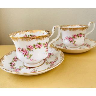 ロイヤルアルバート(ROYAL ALBERT)のロイヤルアルバート カップ＆ソーサー 2脚(グラス/カップ)