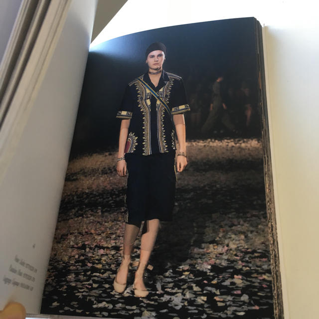 Christian Dior(クリスチャンディオール)の【新作】Dior 2019 春夏コレクション ルックブック エンタメ/ホビーの雑誌(ファッション)の商品写真