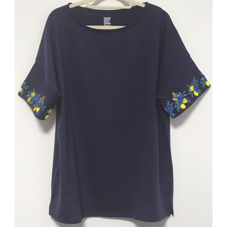 グラニフ(Design Tshirts Store graniph)の新品タグ付き graniph 半袖カットソー(カットソー(半袖/袖なし))