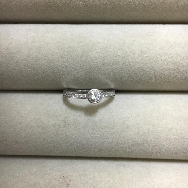 ダイヤモンド指輪 レディースのアクセサリー(リング(指輪))の商品写真