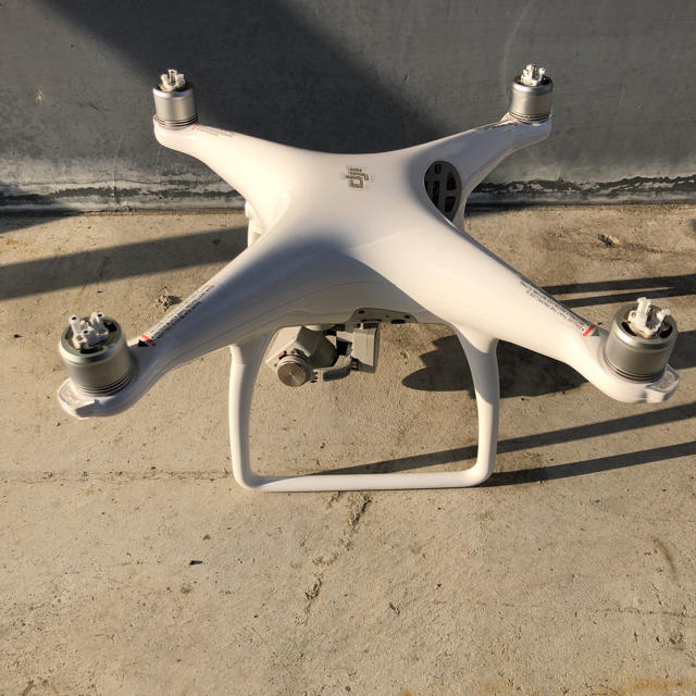 DJI phantom4 動作未確認 本体のみジャンクホビーラジコン