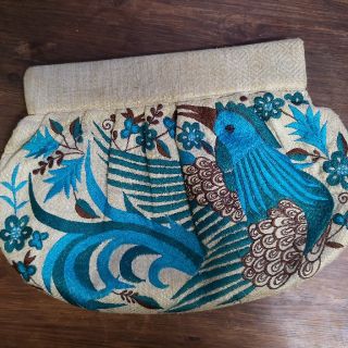 チチカカ(titicaca)の刺繍クラッチバック　MOYNA(クラッチバッグ)