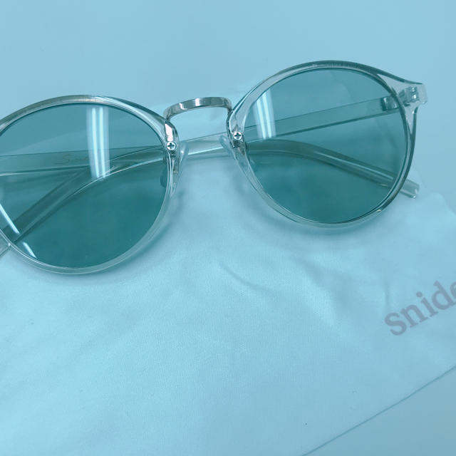 SNIDEL(スナイデル)のsnidel スナイデル カラーサングラス グレー 丸型 レディースのファッション小物(サングラス/メガネ)の商品写真