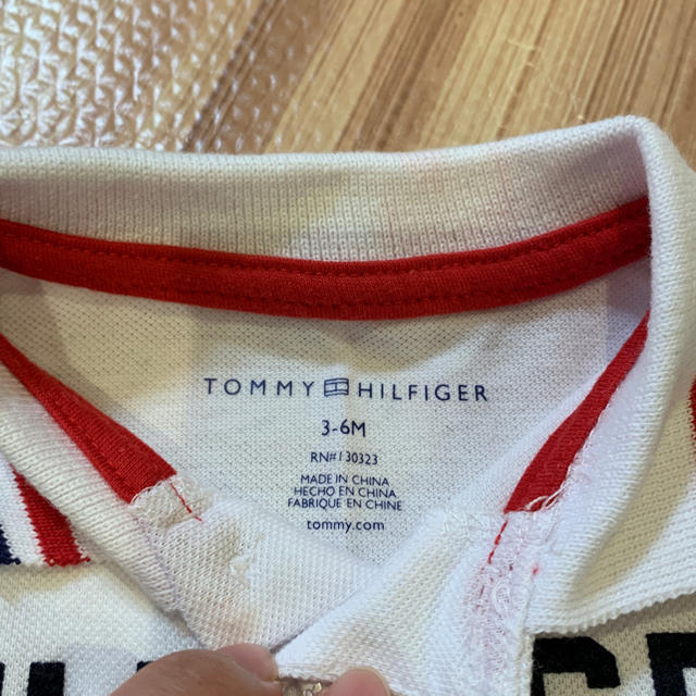 TOMMY HILFIGER(トミーヒルフィガー)のTOMMY ベビー服  キッズ/ベビー/マタニティのベビー服(~85cm)(Ｔシャツ)の商品写真