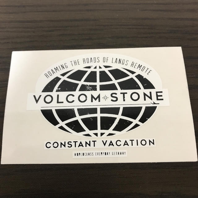 volcom(ボルコム)の【縦7cm横10.5cm】VOLCOMステッカー 自動車/バイクのバイク(ステッカー)の商品写真