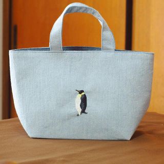 【受注製作】皇帝ペンギンの刺繍トート(お弁当箱サイズ)(バッグ)