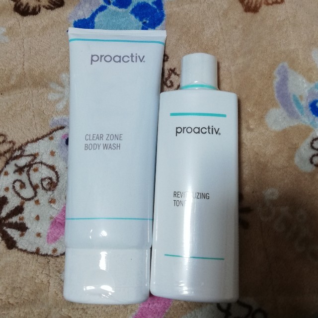 proactiv(プロアクティブ)の新品未開封プロアクティブ ボディソープ＆薬用化粧水 コスメ/美容のスキンケア/基礎化粧品(化粧水/ローション)の商品写真